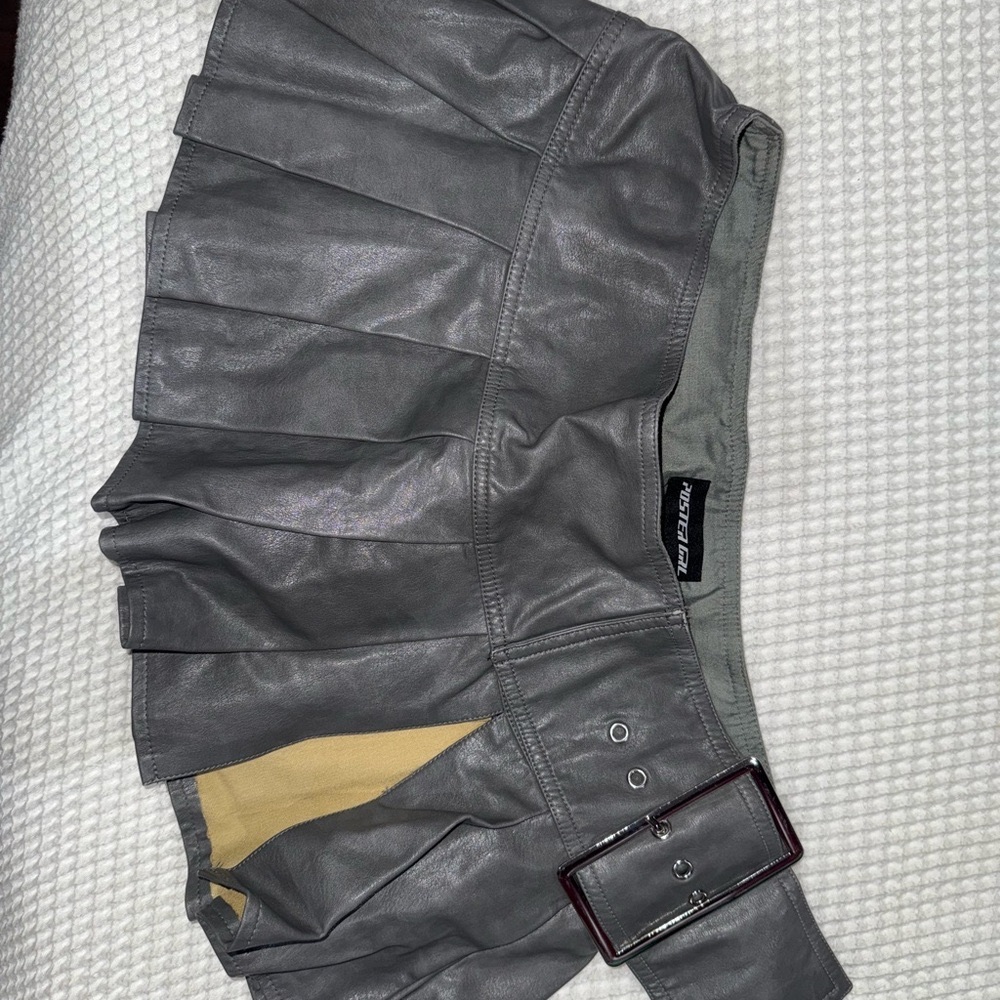 ❌SOLD❌poster girl gray Pleated Mini Skirt with Belt